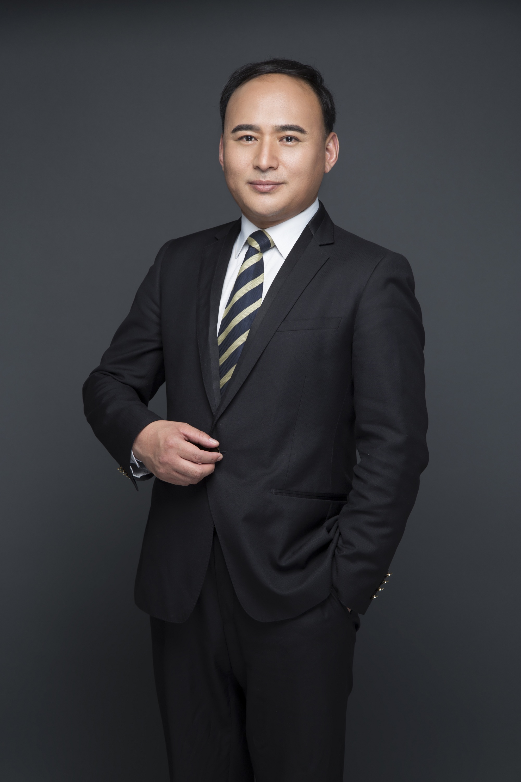 曾海英 跟组制片负责人